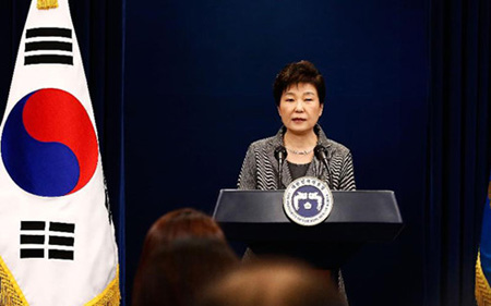 Tổng thống Hàn Quốc Park Geun-hye đã bị Quốc hội đình chỉ chức vụ để phục vụ công tác điều tra.